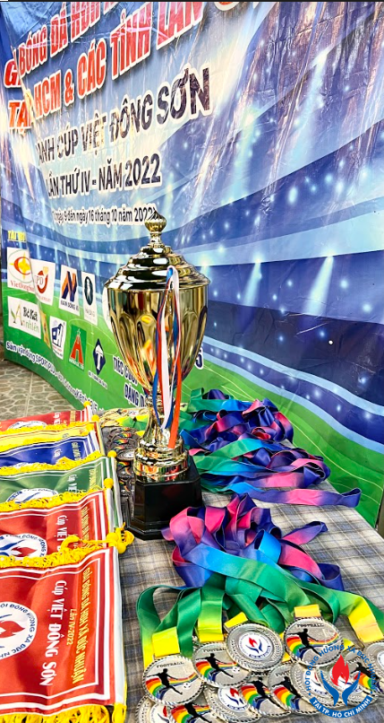 Cty Việt Đông Sơn của anh Trần Lộc là nhà tài trợ chính cho giải bóng đá HDH 2022