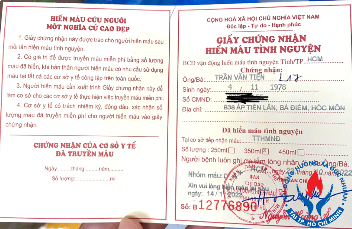 Anh Trần Văn Tiện tham gia hoạt động hiến máu tình nguyện 